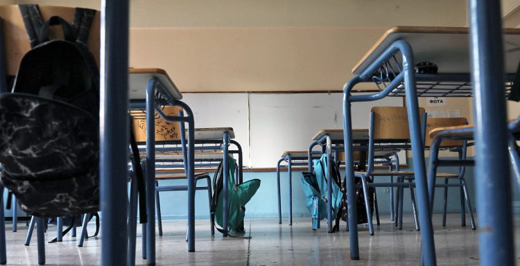 Σχολεία: Νέα σενάρια για το άνοιγμα το σχολείων – Τι θα γίνει με νηπιαγωγεία και δημοτικά