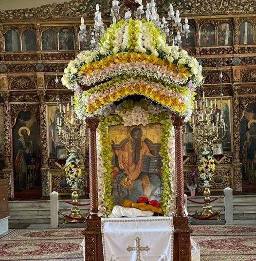 ΠΥΡΓΟΣ: Θαυμάσιος ο στολισμός της εικόνας του Αγίου Χαραλάμπους