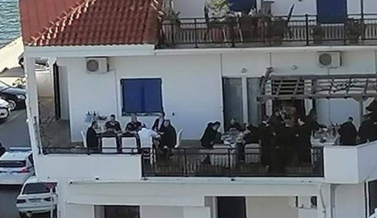 Αντιδράσεις για το γεύμα του πρωθυπουργού σε βεράντα βουλευτή στην Ικαρία