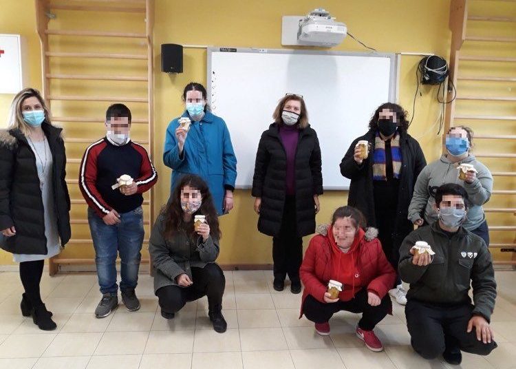 Παρασκευή γλυκών κουταλιού με σύμπραξη των Εργαστηρίων Βιολογικής- Κηπουρικής και Μαγειρικής- Ζαχαροπλαστικής στο E.E.E.E.K ΠΥΡΓΟΥ!!