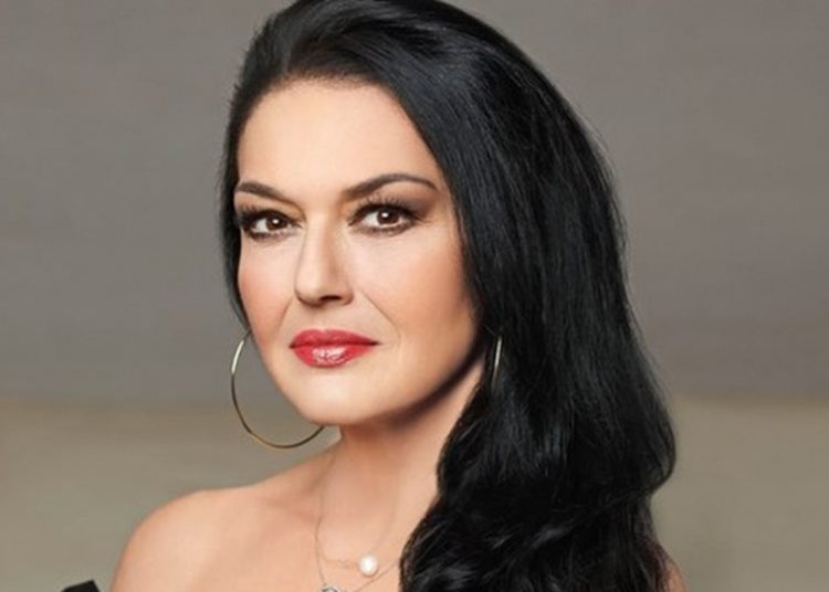 Ελένη Φιλίνη: Ήμουν πάντα καχύποπτη με ατάλαντους καλλιτέχνες, που η καριέρα τους εκτοξεύτηκε μέσα σε μια νύχτα