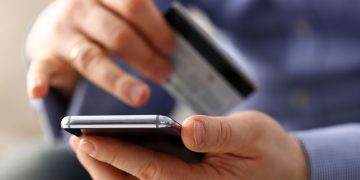 Δυναμικά μπαίνουν στο e-shop οι τράπεζες