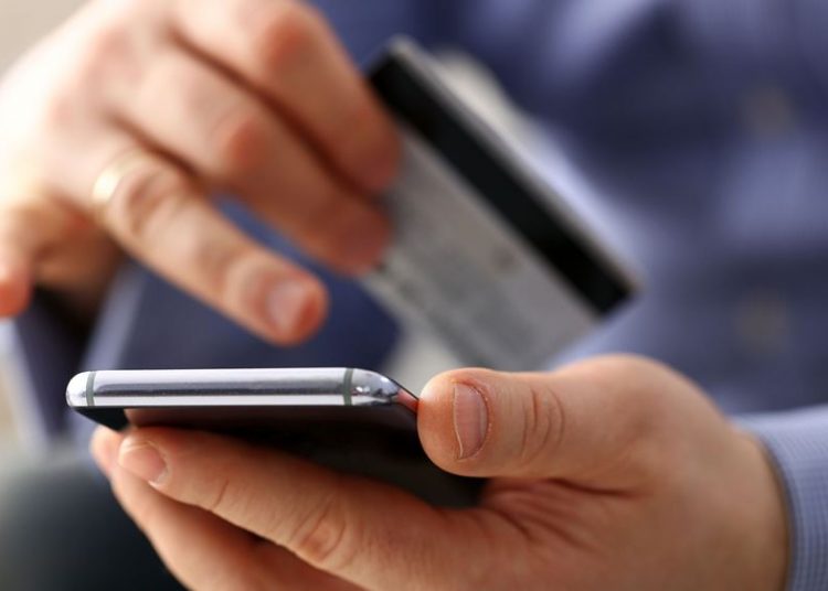 Δυναμικά μπαίνουν στο e-shop οι τράπεζες