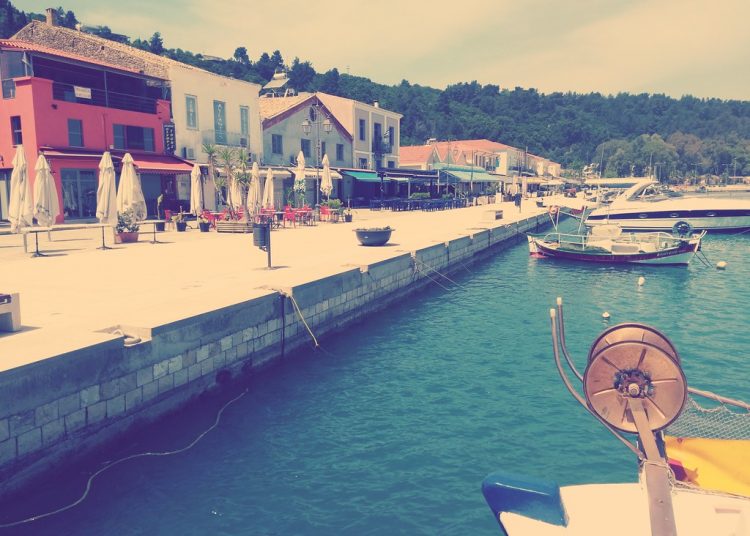 Έρημο το Κατάκολο λόγω ελέγχων τήρησης των μέτρων…