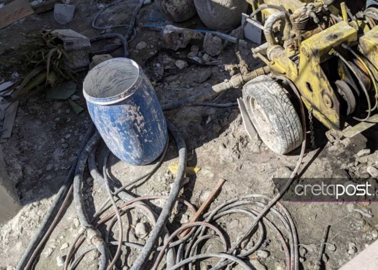 Θρήνος στην Κρήτη: Πέθανε το 2χρονο αγοράκι που έπεσε σε βαρέλι με νερό