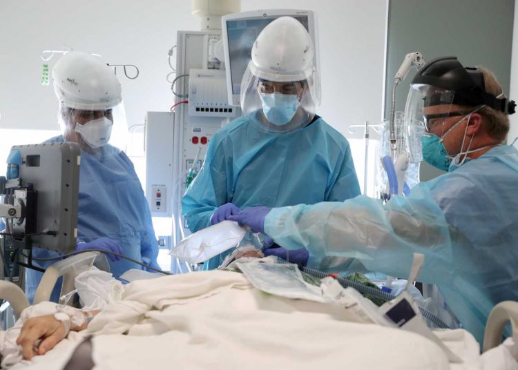 Πάτρα: Στη ΜΕΘ 15χρονη με επιπλοκές στην καρδιά από τον κορονοϊό