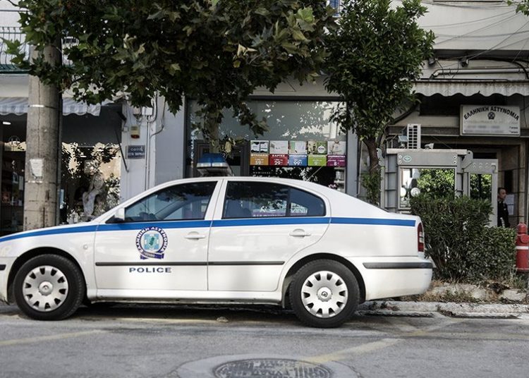 Είχε δολοφονήσει ψυχιάτρο το 2010, αποφυλακίστηκε, παρίστανε τον αστυνομικό και βίασε 3 γυναίκες