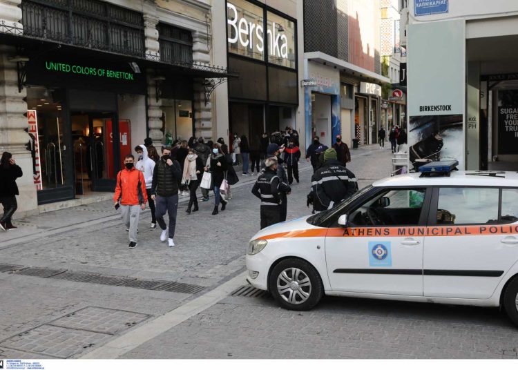 Πέτσας: Αδύνατο το άνοιγμα του λιανεμπορίου στις με βαθύ κόκκινο περιοχές, στις 29 Μαρτίου με αυτά τα δεδομένα