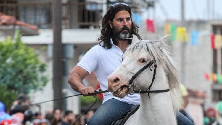 Θρήνος στην Αστυνομία Πύργου. Σκοτώθηκε εν υπηρεσία ο αστυνομικός Νίκος Γεωργίου στον δρόμο καρμανιόλα Πατρών-Πύργου