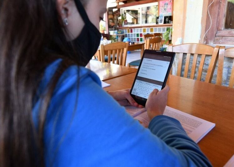 Voucher 200 ευρώ για laptop και τάμπλετ: Έως 10 Μαρτίου οι αιτήσεις