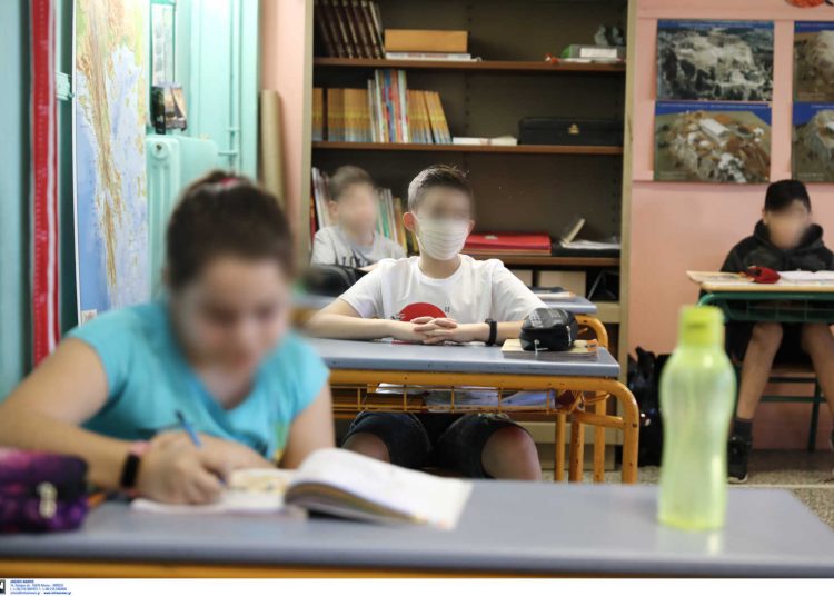 Παρατείνεται η σχολική χρονιά