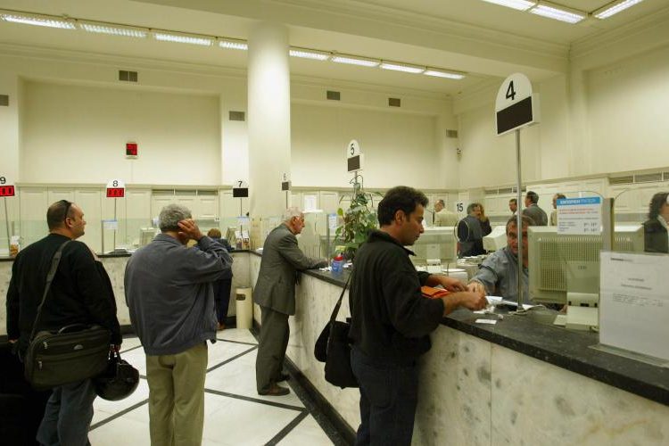 Πού πάνε τα χρήματα που «πάρκαραν» στις τράπεζες (πίνακας)