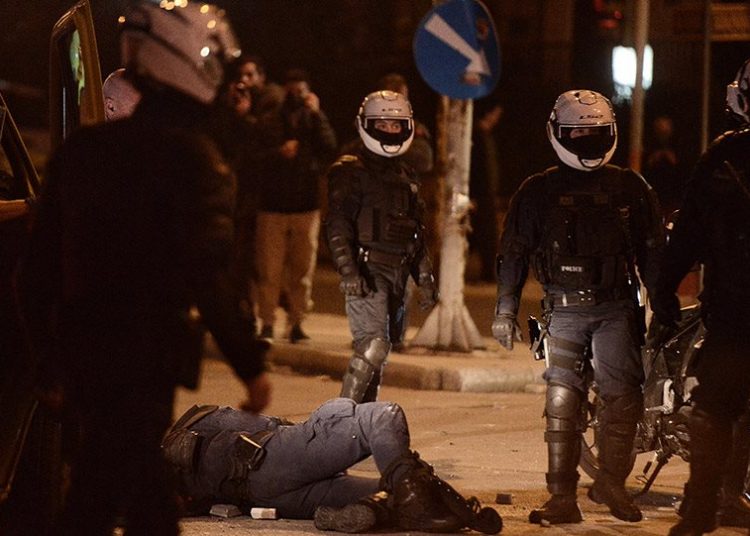 Συνελήφθη ο άνδρας που «γκρέμισε» από το μηχανάκι τον αστυνομικό στη Νέα Σμύρνη