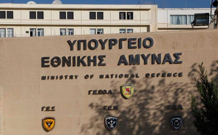 «Ανοίγουν» 138 μόνιμες προσλήψεις στο υπουργείο Εθνικής Άμυνας
