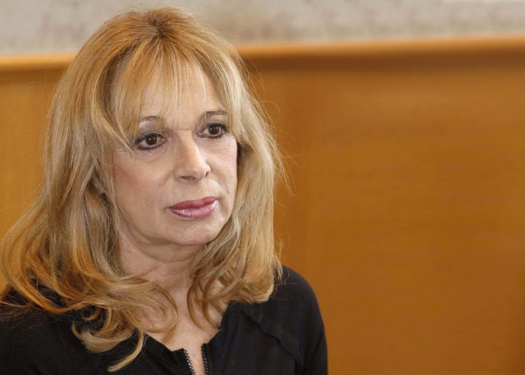 Άννα Φόνσου: «Ήθελα να αυτοκτονήσω, κοιμόμουν στο κοιμητήριο»