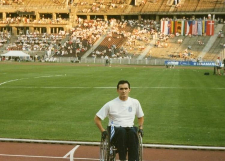 Ο Ηλείος Παραολυμπιονίκης Πολυχρόνης Χρονόπουλος δώρισε τη σφαίρα του στο Μουσείο Σύγχρονων Ολυμπιακών Αγώνων