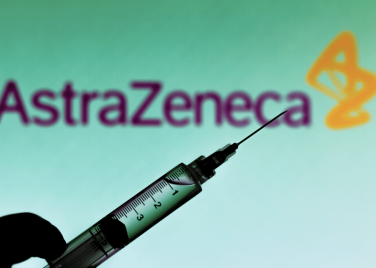 Αξιωματούχος ΕΜΑ: Το εμβόλιο της AstraZeneca συνδέεται με θρομβώσεις