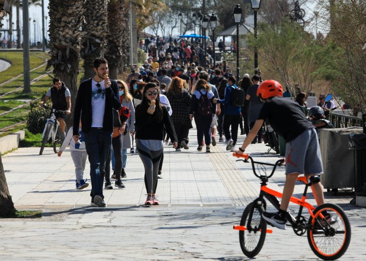Έρευνα: Ένας χρόνος πανδημία – Πώς ζουν οι Έλληνες