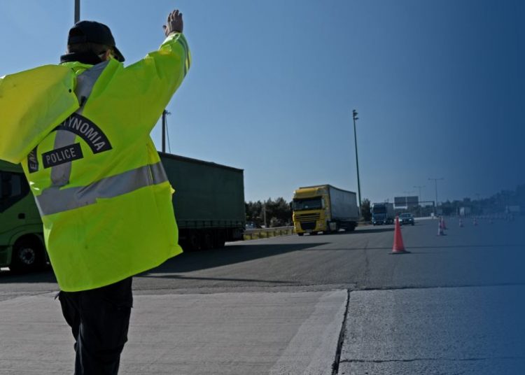 Αρνητική η κυβέρνηση στις διαπεριφερειακές μετακινήσεις το Πάσχα