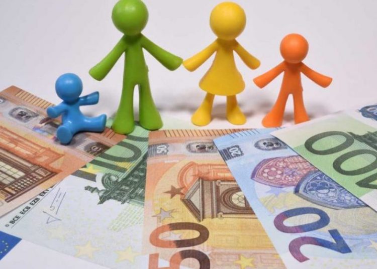 ΟΠΕΚΑ: Νωρίτερα θα καταβληθούν τα επιδόματα λόγω Πάσχα – Οι δικαιούχοι
