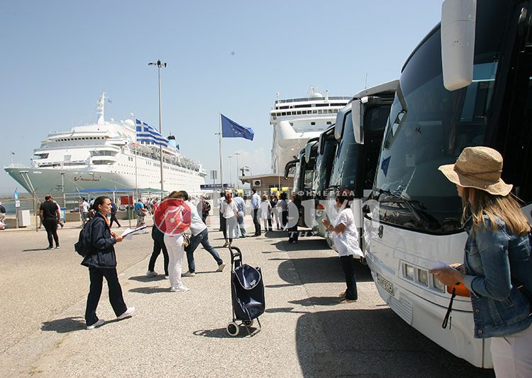 Πώς θα λειτουργήσει φέτος ο τουρισμός: Τι προβλέπουν τα υγειονομικά πρωτόκολλα
