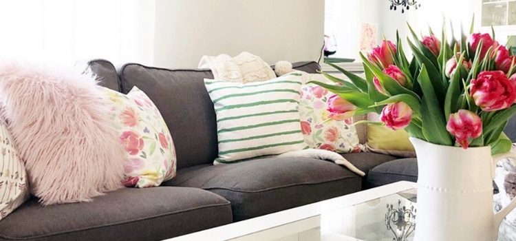 Ανοιξιάτικη διακόσμηση καθιστικού: Φρέσκιες ιδέες για να το ανανεώσετε