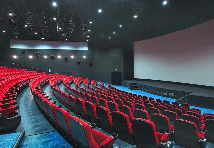 Πότε θα ανοίξουν τα σινεμά; Ξεχάσαμε τη μεγάλη οθόνη στα χρόνια του κορωνοϊού