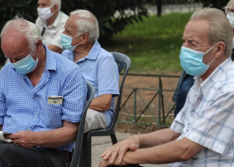 Συντάξεις-εξπρές από δικηγόρους και λογιστές – Όλη η τροπολογία που πάει στη Βουλή