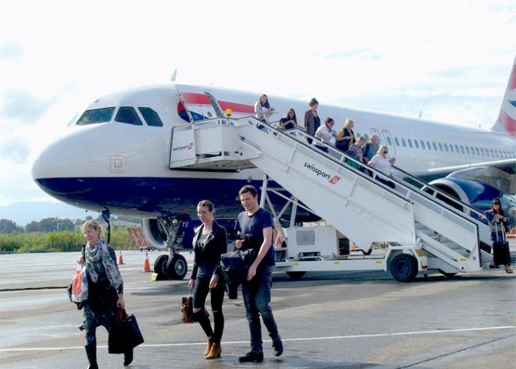 Ξεκίνησε επίσημα η τουριστική σεζόν στη Ζάκυνθο, στην Αχαΐα και στην Μεσσηνία