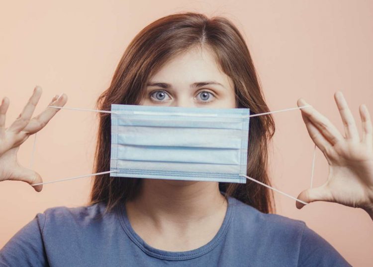 Πότε, πώς και κάτω από ποιες συνθήκες μπορούν να βγάλουν τη μάσκα οι εμβολιασμένοι