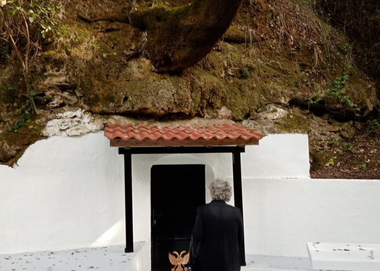 Ζωοδόχος πηγή: Μια ιστορία για την ανεύρεση της εικόνας στη Δάφνη Βουπρασίας