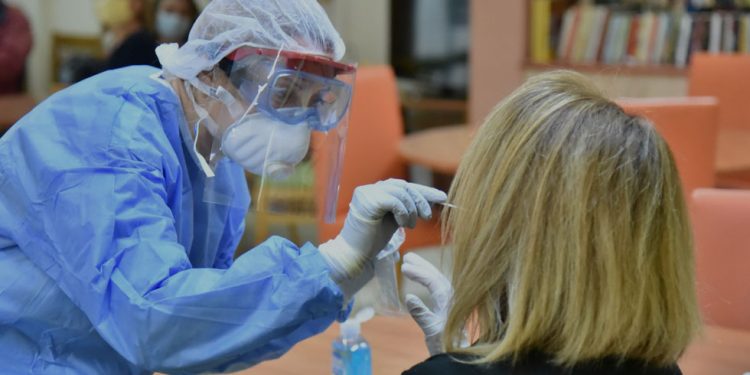 Κορωνοϊός: 1.381 νέα κρούσματα (10 η Ηλεία) – 50 νεκροί – 563 οι διασωληνωμένοι (24/5)