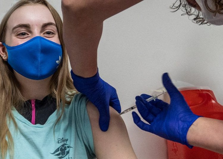 Από 26 Μαΐου ανοίγουν τα ραντεβού για τους 35 – 39 ετών με όλα τα εμβόλια