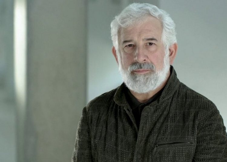 Πέτρος Φιλιππίδης: “Είχα σχέση με την Άννα Μαρία Παπαχαραλάμπους και το γνώριζε η σύζυγός μου”