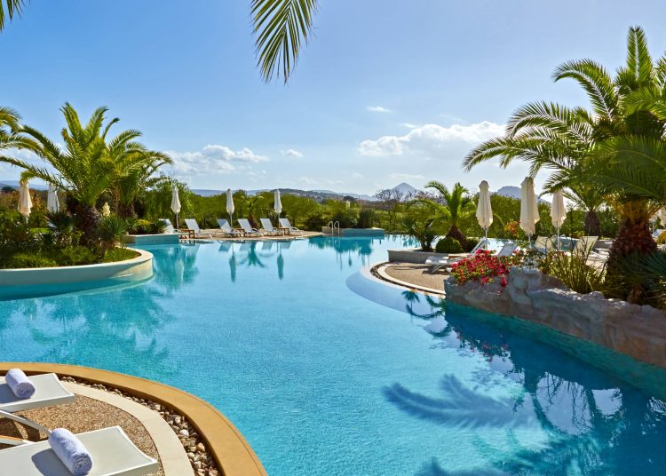 Ξεκινάει αύριο η τουριστική σεζόν στην Costa Navarino