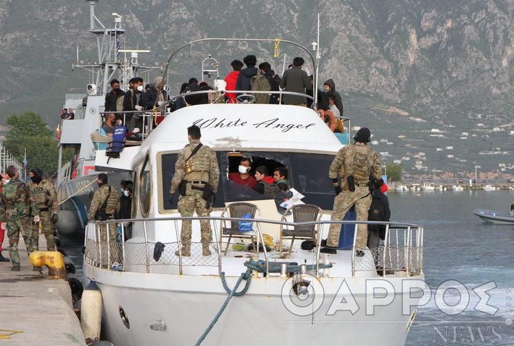Στα χέρια των λιμενικών οι διακινητές των μεταναστών που ήρθαν στη Μυρσίνη