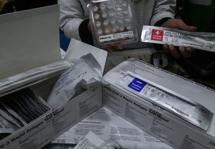 Υποχρεωτικό μέσα στην εβδομάδα το self test για όλους τους εργαζόμενους στον ιδιωτικό τομέα