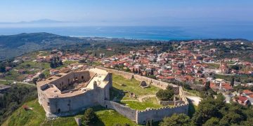 Το επιβλητικό φρούριο που έχτισαν οι Φράγκοι στην Πελοπόννησο – Το μεγαλύτερο οικοδόμημά τους στα Βαλκάνια