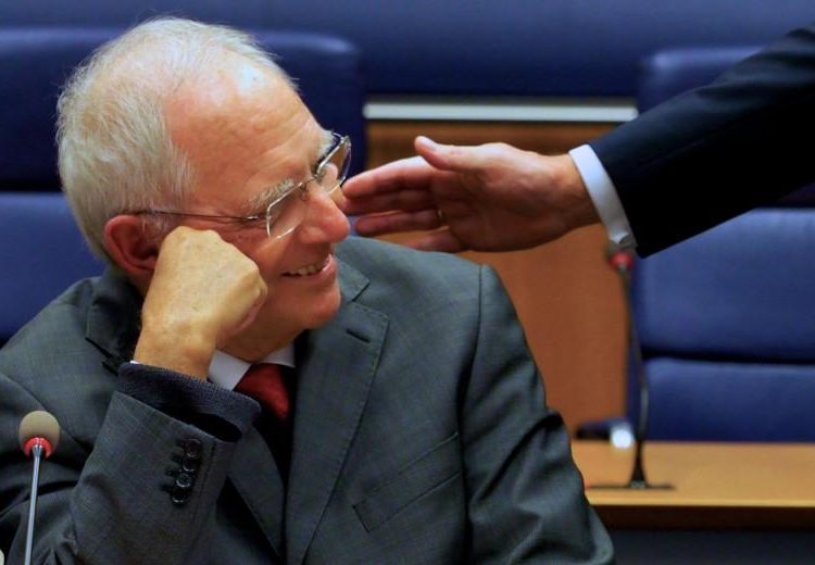 Αιχμές συνταγματικού δικαστηρίου κατά Μέρκελ-Σόιμπλε για το Grexit