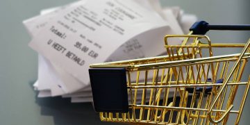 Κυριακή: Ανοιχτά καταστήματα, σούπερ μάρκετ και κομμωτήρια, ωράριο λειτουργίας