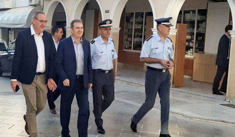 Έρευνα για το οργανωμένο έγκλημα | 500 ονόματα από 20 συμμορίες – Ο φάκελος Χρυσοχοΐδη