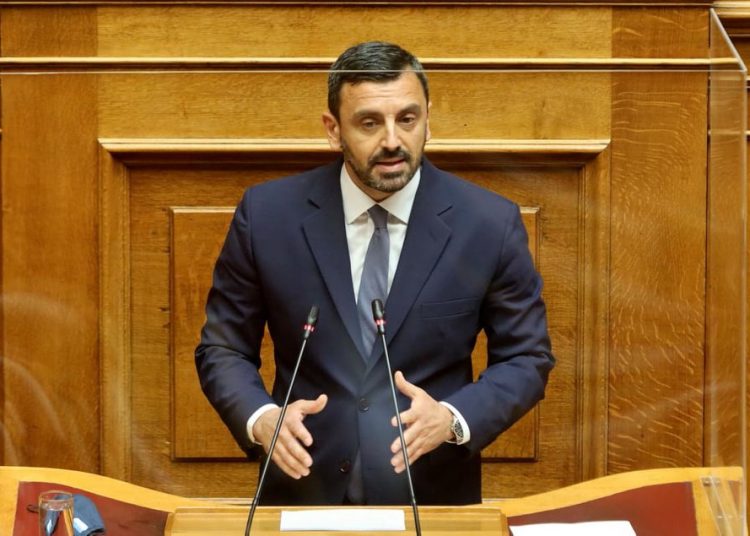 «Πληρωμένη» απάντηση στον Τσίπρα από Ανδρέα Νικολακόπουλο στη Βουλή