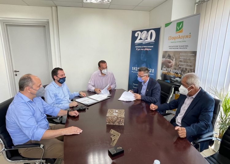Υπογραφή προγραμματικής συμφωνίας για την υποστήριξη λειτουργίας του Εδαφολογικού Εργαστηρίου Δυτικής Ελλάδας