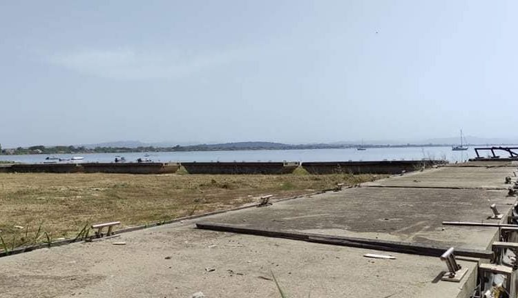 Κατάκολο: Απομακρύνθηκαν λάστιχα, μπάζα και σκουπίδια από τη μαρίνα