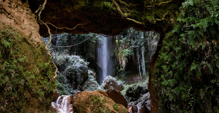 Η Πελοπόννησος έχει τον δικό της … Αμαζόνιο – Το καλά κρυμμένο χωριό με τους 30 πανέμορφους καταρράκτες