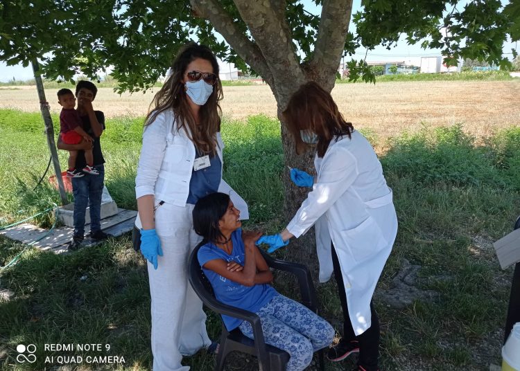 Kλινική εξέταση και εμβολιασμοί παιδιών Ρομά στο Δήμο Ανδραβίδας-Κυλλήνης