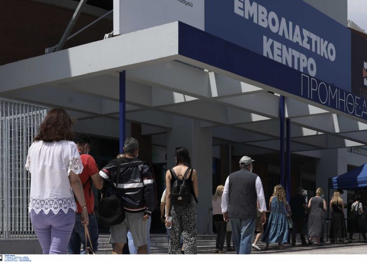 Υποχρεωτικός εμβολιασμός: Ποια επαγγέλματα μπαίνουν στο μικροσκόπιο