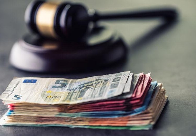 Οι δικηγόροι θα απέχουν από πλειστηριασμούς α’ κατοικίας ευάλωτων νοικοκυριών