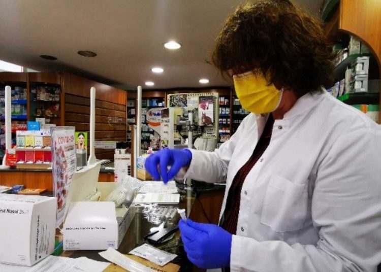 Σκέρτσος: «Τέλος τα δωρεάν self test από τα φαρμακεία στις 19 Ιουνίου» – Πιθανή διανομή από τα σούπερ μάρκετ!