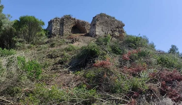 Κάστρο Κατακόλου: Συνεχίζεται ο καθαρισμός του περιβάλλοντα χώρου